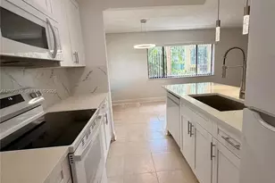 110 Meadows Cir, Boynton Beach, FL 33436 - Photo 8