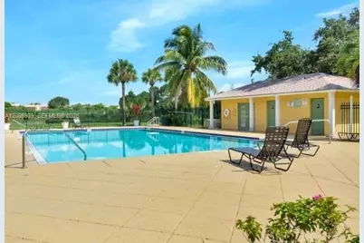 110 Meadows Cir #110, Boynton Beach, FL 33436 - Photo 24