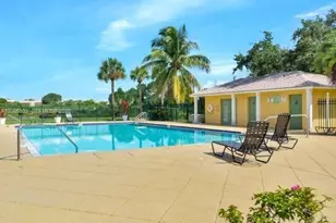 110 Meadows Cir, Boynton Beach, FL 33436 - Photo 24
