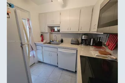 220 Kings Point Dr #606, Sunny Isles Beach, FL 33160 - Photo 10