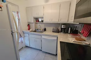 220 Kings Point Dr, Sunny Isles Beach, FL 33160 - Photo 10