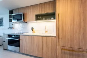 159 NE 6th St, Miami, FL 33132 - Photo 4