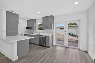 320 N 70th Terrace, Hollywood, FL 33024 - Photo 8