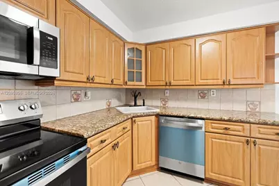 2780 NE 183rd St #1207, Aventura, FL 33160 - Photo 20