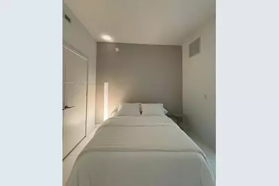 851 NE 1st Ave #1404, Miami, FL 33132 - Photo 16