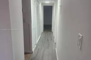 8889 N Fontainebleau Blvd, Miami, FL 33172 - Photo 6