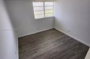 8889 N Fontainebleau Blvd, Miami, FL 33172 - Photo 20