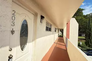 300 S Hollybrook Dr, Pembroke Pines, FL 33025 - Photo 24