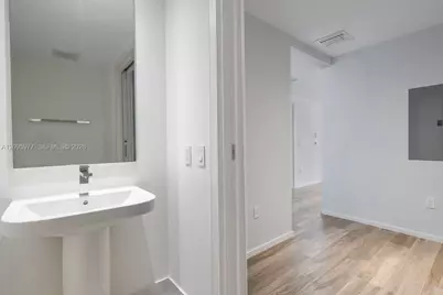 801 S Miami Ave #2402, Miami, FL 33130 - Photo 18