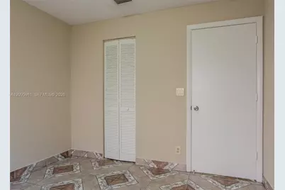 5990 W Ithaca Cir W, Lake Worth, FL 33463 - Photo 10