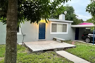 816 Beech Rd, West Palm Beach, FL 33409 - Photo 1
