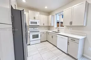 2419 SE 11th St, Homestead, FL 33035 - Photo 8