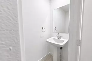 2419 SE 11th St, Homestead, FL 33035 - Photo 14