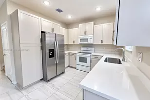 2419 SE 11th St, Homestead, FL 33035 - Photo 6