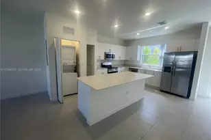 1111 SE 2nd St, Florida City, FL 33034 - Photo 6