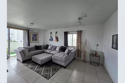 36 NW 6th Ave #709, Miami, FL 33128 - Photo 4