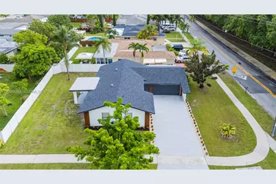5090 SW 11th St, Margate, FL 33068 - Photo 6