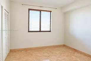 601 NE 36th St, Miami, FL 33137 - Photo 10