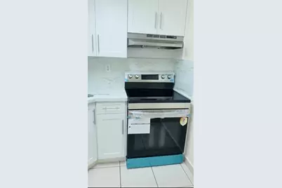 606 W 81st St #407, Hialeah, FL 33014 - Photo 2