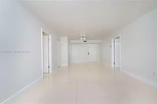 4709 NW 7th St, Miami, FL 33126 - Photo 8