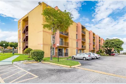 4709 NW 7th St #305-9, Miami, FL 33126 - Photo 18