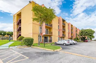 4709 NW 7th St, Miami, FL 33126 - Photo 18