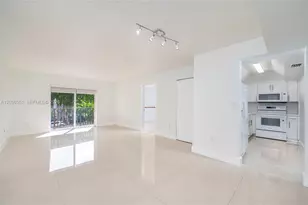 4709 NW 7th St, Miami, FL 33126 - Photo 4