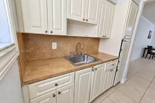 305 69th St, Miami Beach, FL 33141 - Photo 12