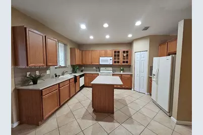 2779 S Evergreen Cir, Boynton Beach, FL 33426 - Photo 4