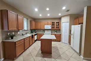 2779 S Evergreen Cir, Boynton Beach, FL 33426 - Photo 4
