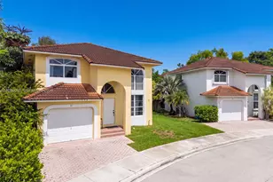 417 Kelly Ln, Weston, FL 33326 - Photo 2
