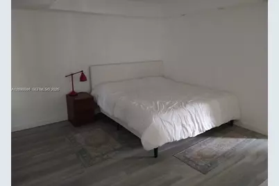 6039 Collins Ave #1710, Miami Beach, FL 33140 - Photo 12