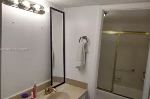 6039 Collins Ave, Miami Beach, FL 33140 - Photo 10
