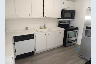 6039 Collins Ave #1710, Miami Beach, FL 33140 - Photo 14