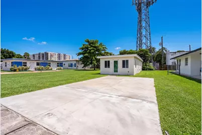6136 Grant St, Hollywood, FL 33024 - Photo 2