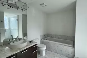 253 NE 2nd St, Miami, FL 33132 - Photo 10