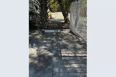 770 NE 128th St #303, North Miami, FL 33161 - Photo 18