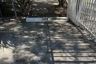 770 NE 128th St, North Miami, FL 33161 - Photo 18