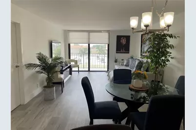 2625 Collins Ave #510, Miami Beach, FL 33140 - Photo 8