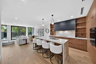 925 SW 10th Ave, Miami, FL 33130 - Photo 2