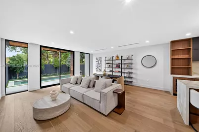 925 SW 10th Ave, Miami, FL 33130 - Photo 14
