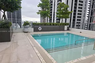 11 NE 6th St, Miami, FL 33132 - Photo 12