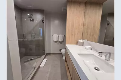11 NE 6th St #2103, Miami, FL 33132 - Photo 6