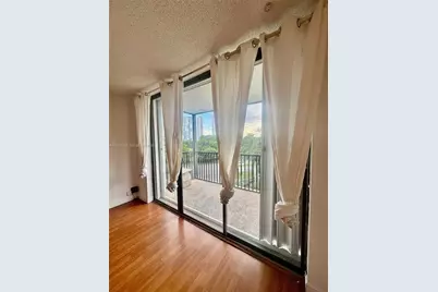 3475 N Country Club Dr #601, Aventura, FL 33180 - Photo 2