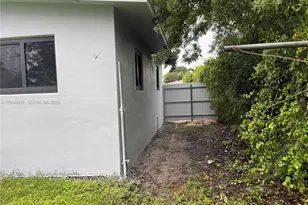 3720 SW 32nd St, Hollywood, FL 33023 - Photo 18