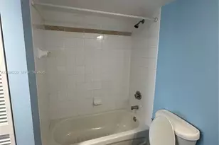 1200 Brickell Bay Dr, Miami, FL 33131 - Photo 14