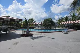 20275 NE 2nd Ave, Miami, FL 33179 - Photo 18