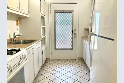 20275 NE 2nd Ave #7, Miami, FL 33179 - Photo 4