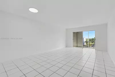 4700 Washington St #502, Hollywood, FL 33021 - Photo 2