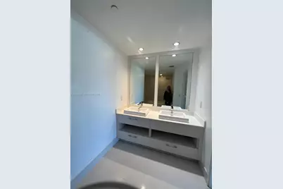 45 SW 9th St #3709, Miami, FL 33130 - Photo 16